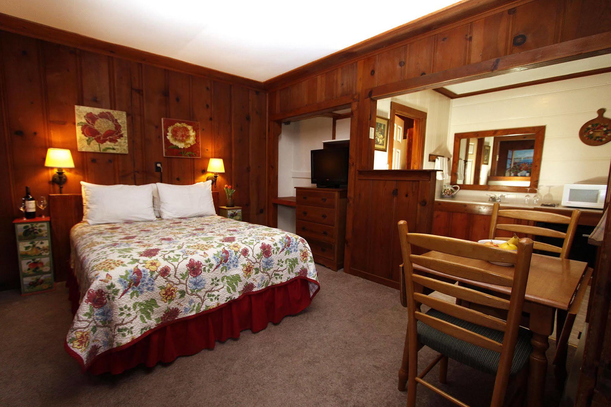 Fern Grove Cottages Гърнвил Екстериор снимка